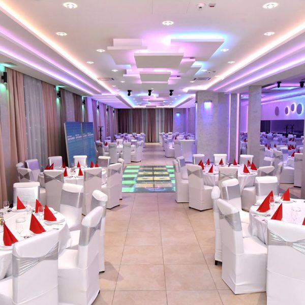 Restoran Jezero Azzaro Clubs