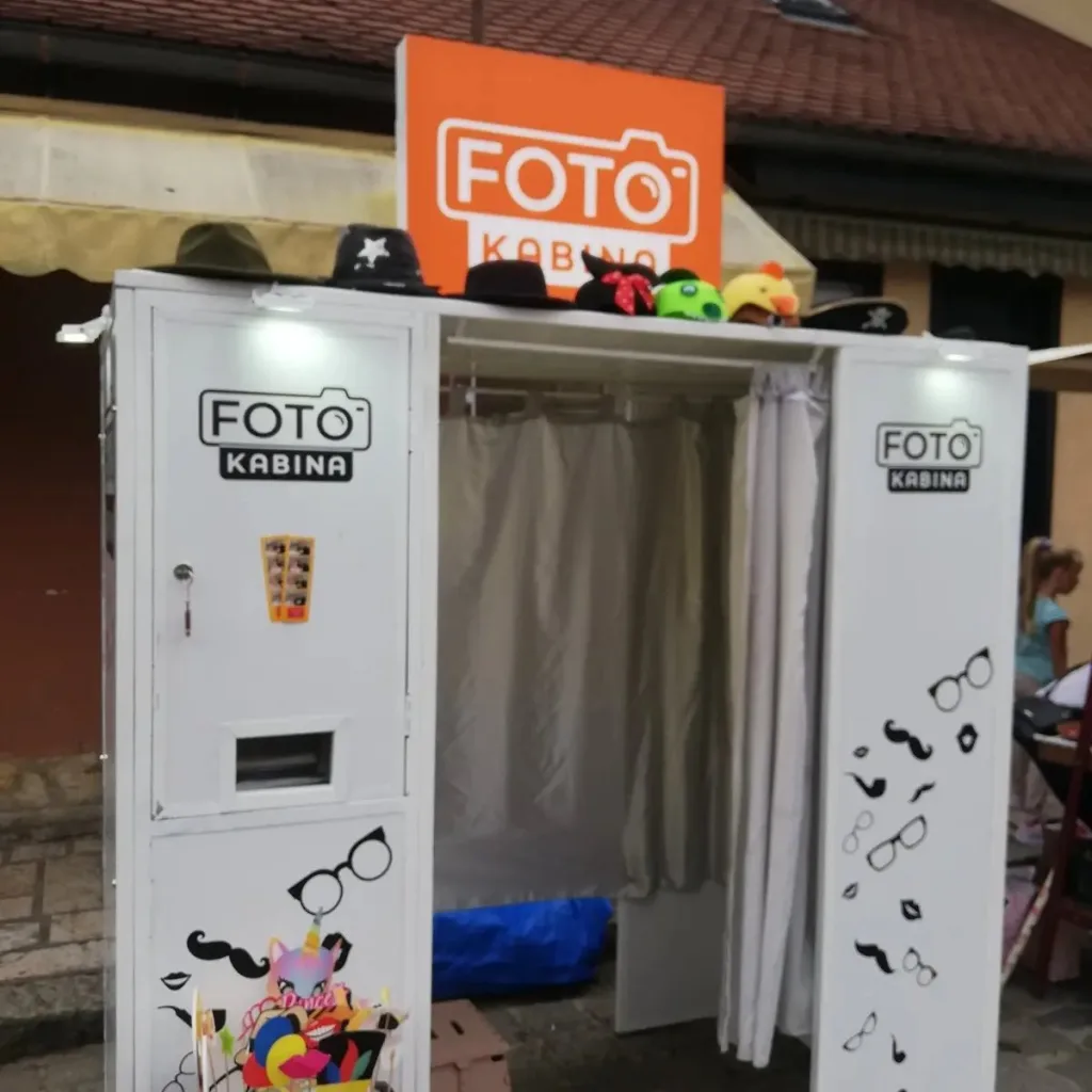 Photobooth Aki Kabina za slikanje — Fotografi, Beograd
