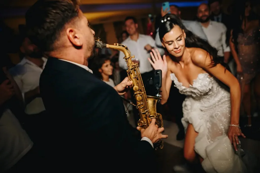 Saxtime Music — saksofon i DJ za venčanje, Niš