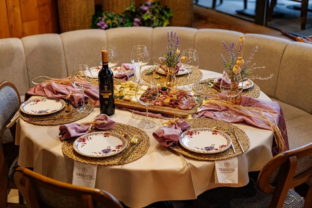 Tradicija nacionalni restoran — restoran za proslave, Beograd