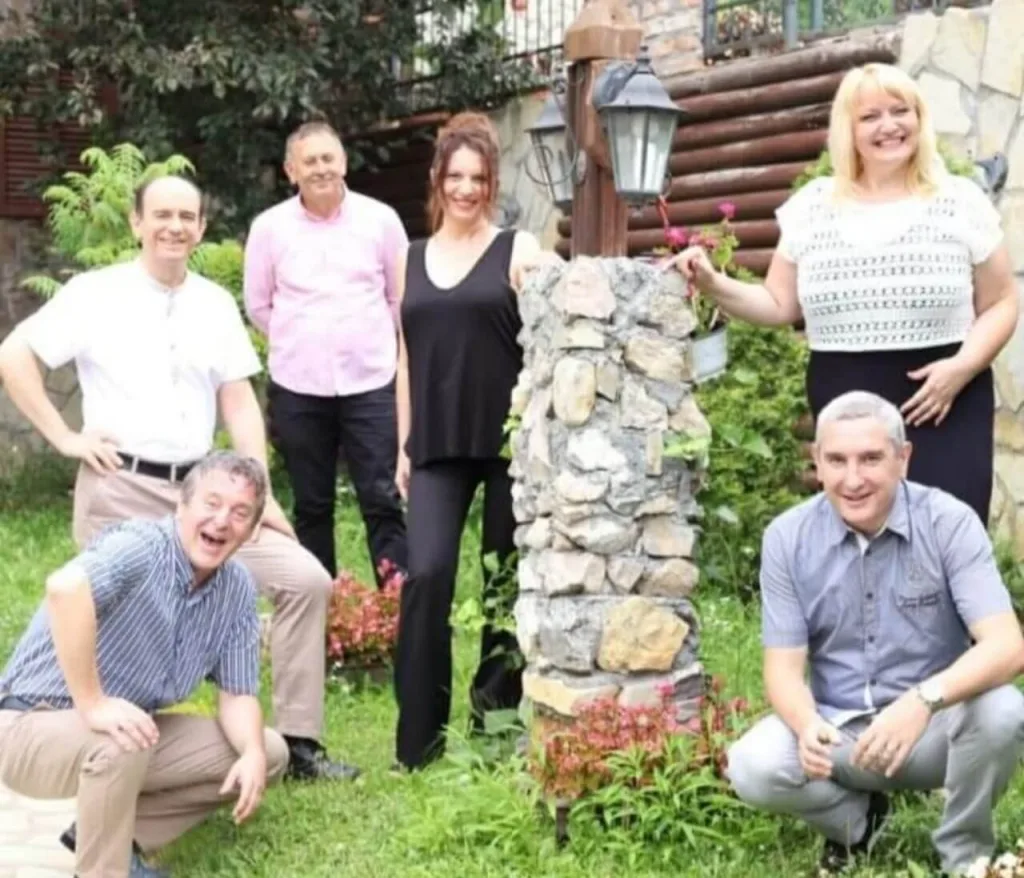 Bele Pčele Bend — Muzika, Beograd