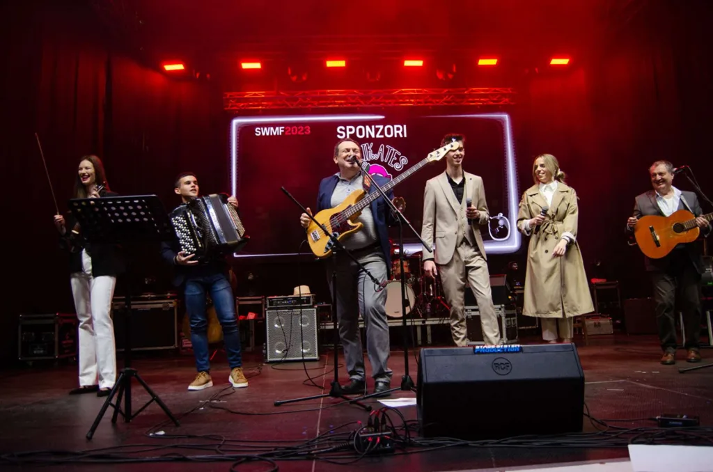 Orkestar Stari Grad — Muzika, Čačak