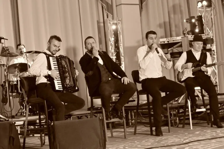 Karavan Bend