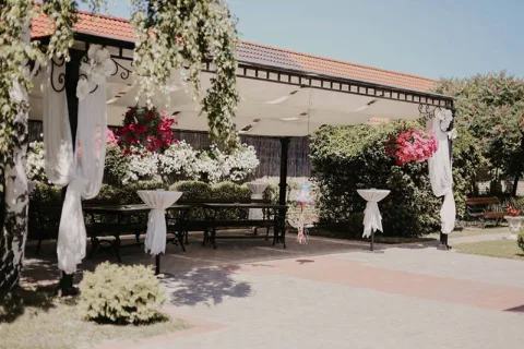 Sala Jelena — venčanje na otvorenom Subotica